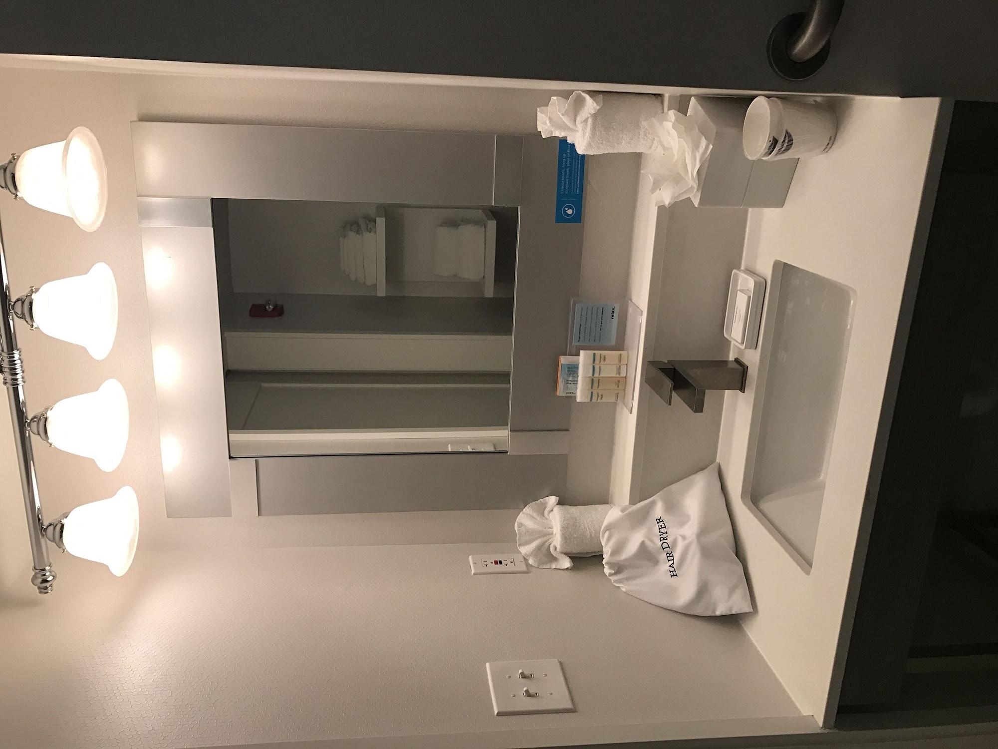 Hampton Inn East Windsor Zewnętrze zdjęcie