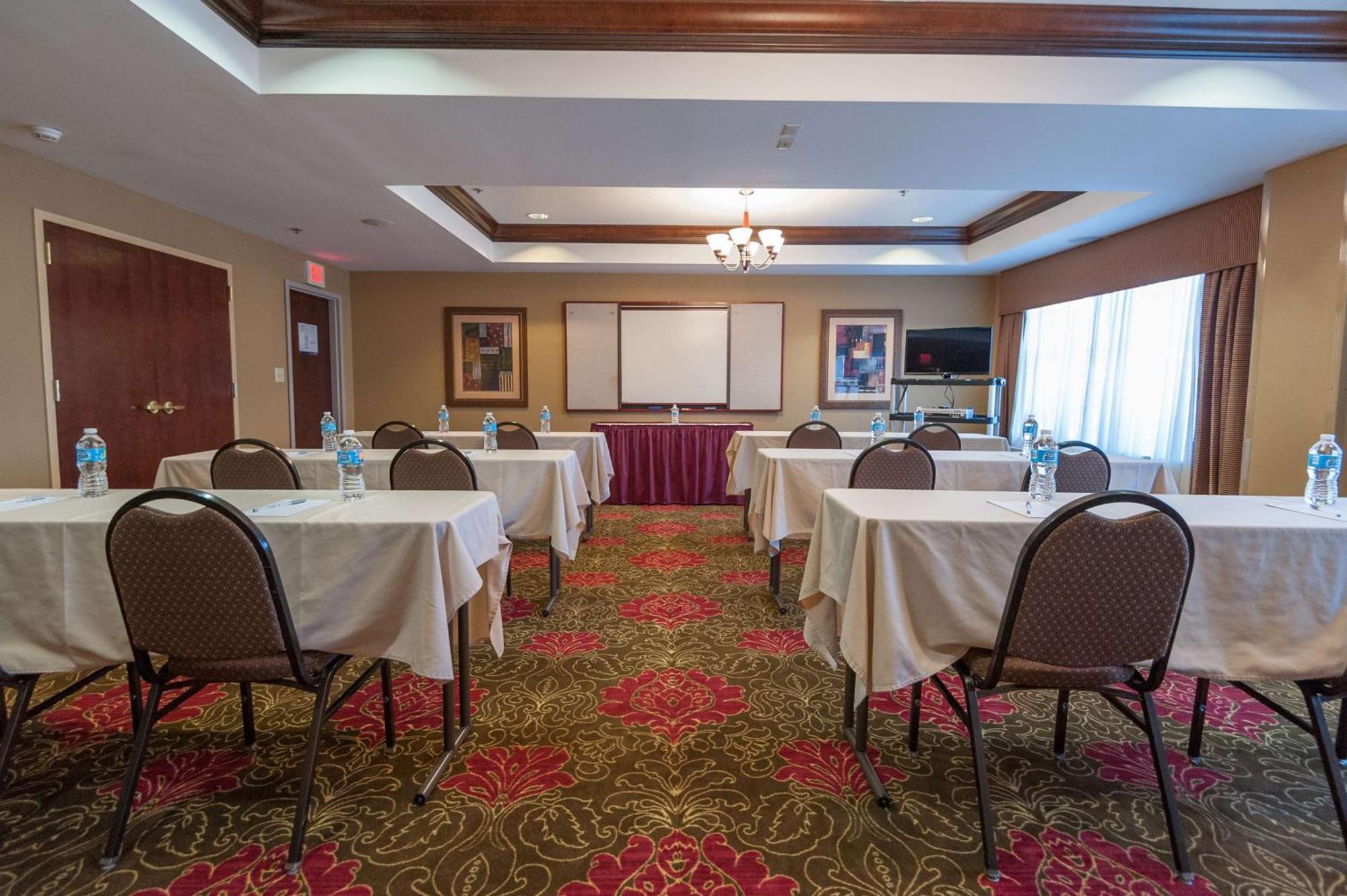 Hampton Inn East Windsor Zewnętrze zdjęcie