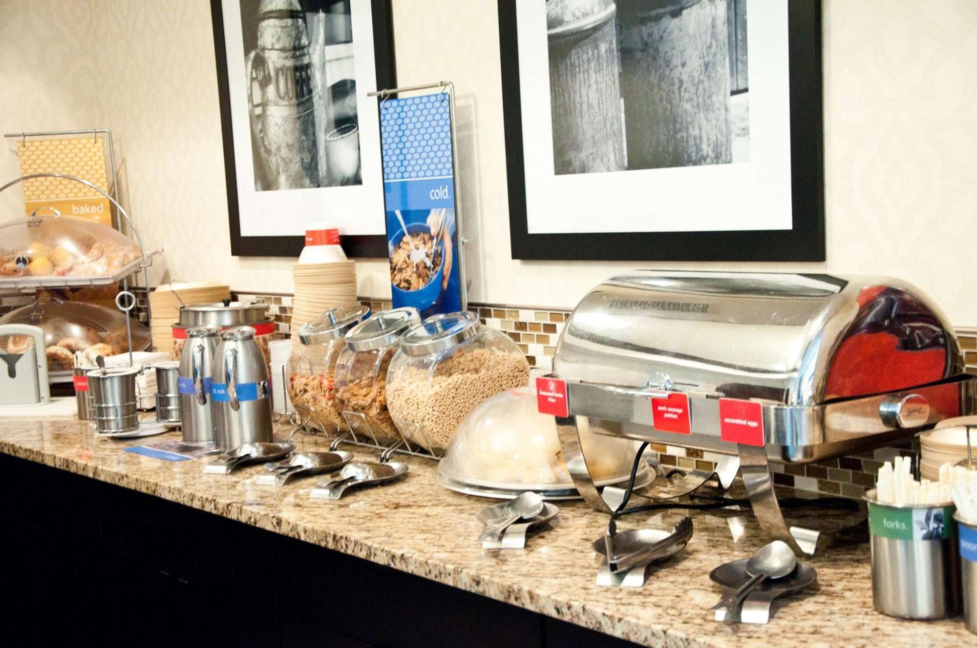 Hampton Inn East Windsor Zewnętrze zdjęcie