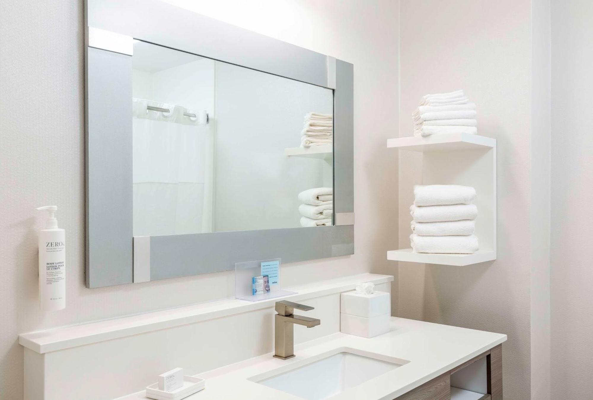 Hampton Inn East Windsor Zewnętrze zdjęcie