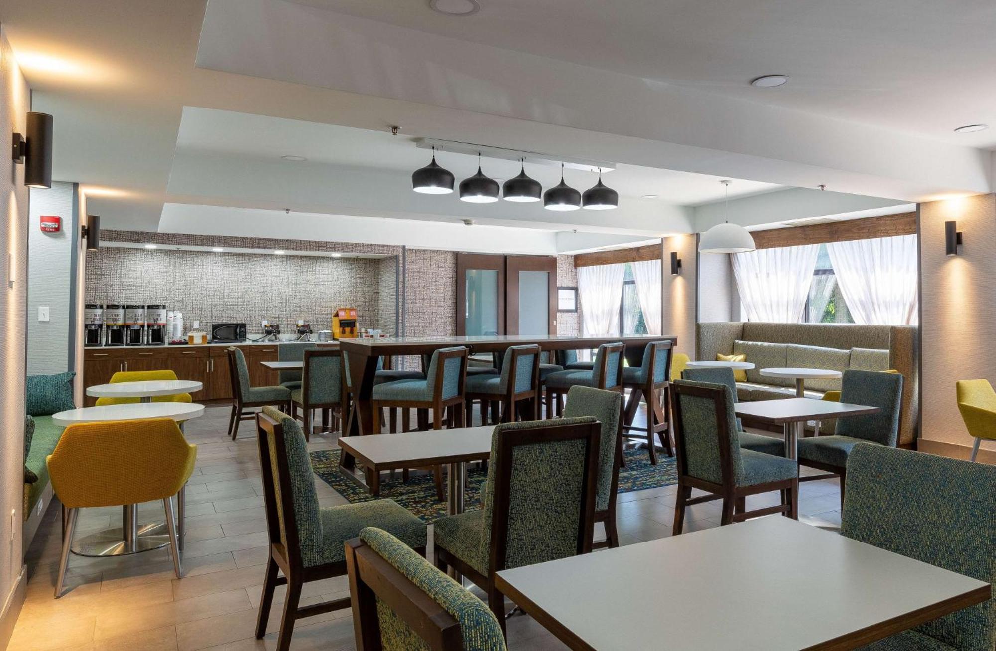 Hampton Inn East Windsor Zewnętrze zdjęcie